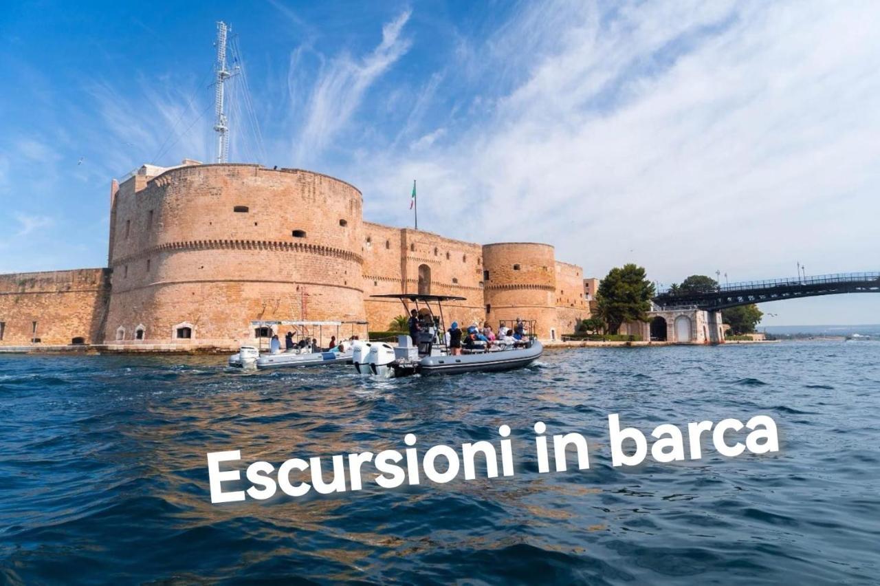La Piazza San Giorgio Ionico Exterior foto