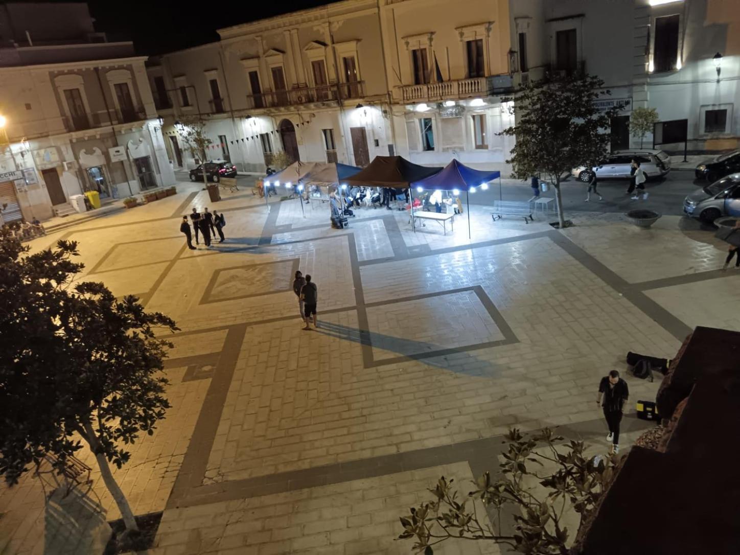 La Piazza San Giorgio Ionico Exterior foto